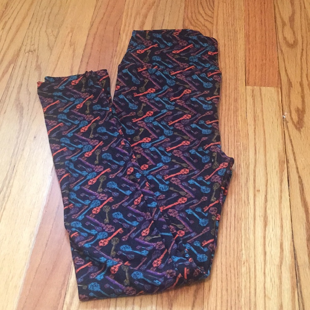 Key design Lularoe leggings